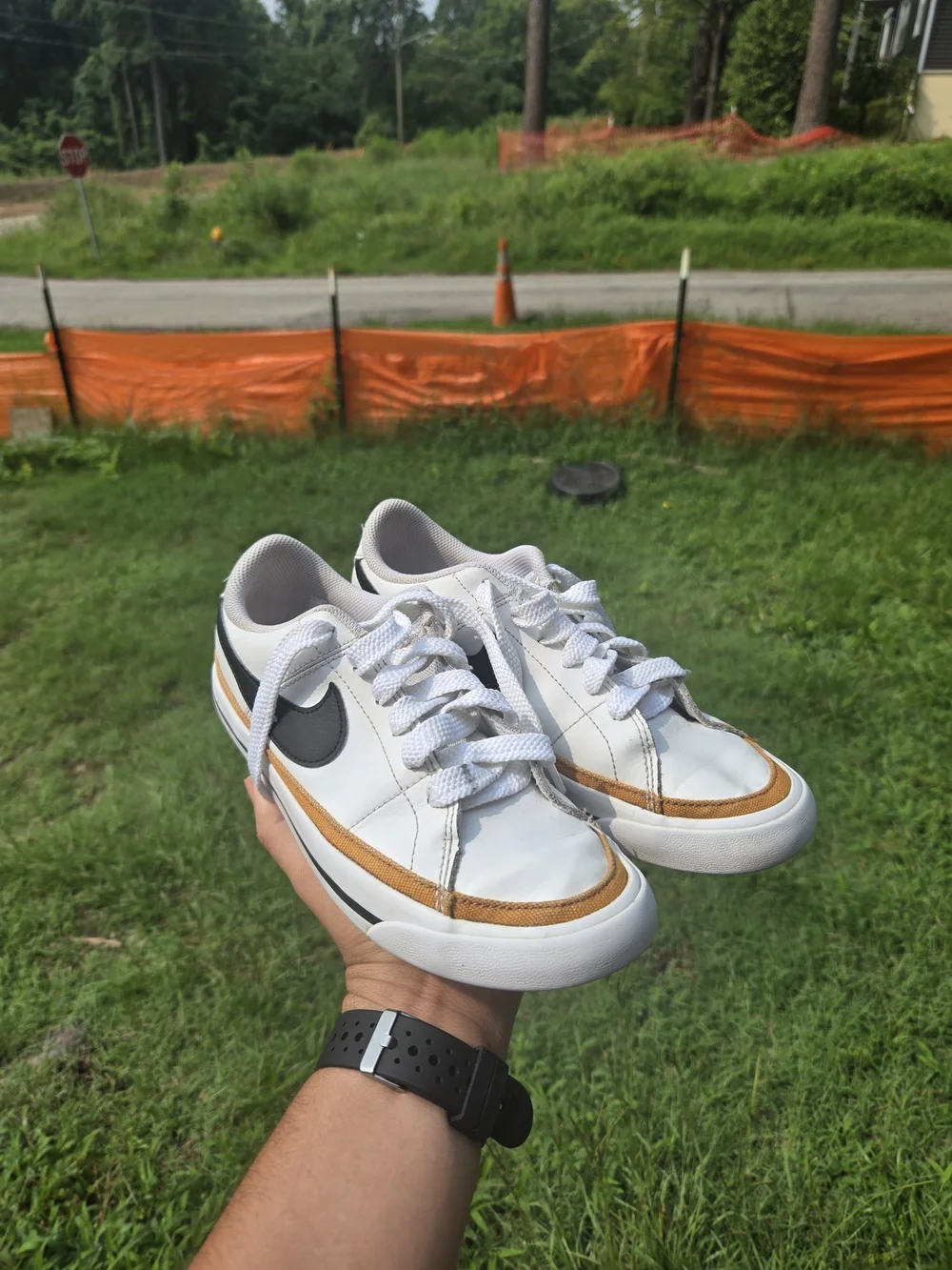 Nike kids lace